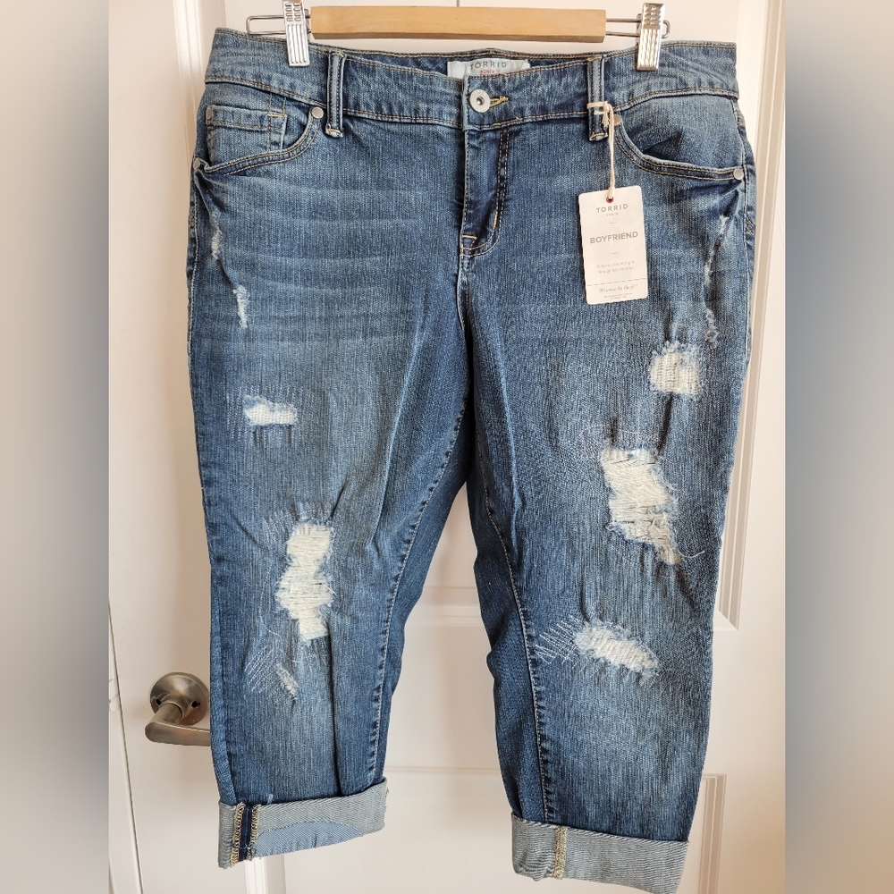 Brand New Torrid Capris  Sz 14